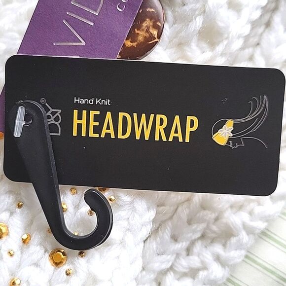 DAVID & YOUNG NWT White Gold Hand Knit Headband Ear Warmer OS Buttons Snow Cold - Picture 9 of 11